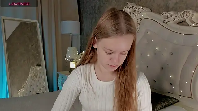 Lucy Shaw online show from October 8, 2025, 6:22 am