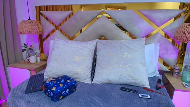 Scarlett Vegaa online show from November 10, 2025, 1:32 pm