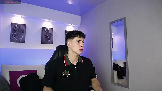 AdrianRinaldi online show from September 13, 2025, 8:08 pm