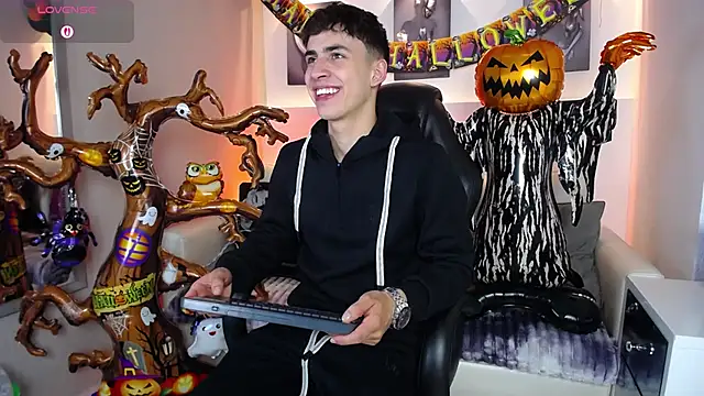 AdrianRinaldi online show from October 26, 2025, 8:26 pm