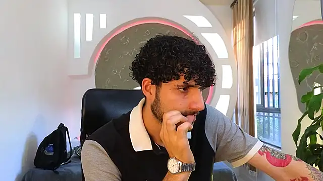 Snapshot of Rafael_Mendezz chatting on September 9, 2025, 10:09 pm Rafael Mendezz online show from September 9, 2025, 10:09 pm