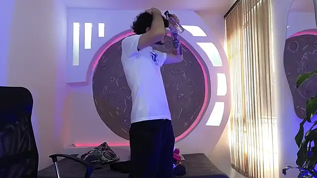 Snapshot of Rafael_Mendezz chatting on September 16, 2025, 9:05 pm Rafael Mendezz online show from September 16, 2025, 9:05 pm