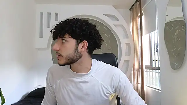 Snapshot of Rafael_Mendezz chatting on September 24, 2025, 8:23 pm Rafael Mendezz online show from September 24, 2025, 8:23 pm