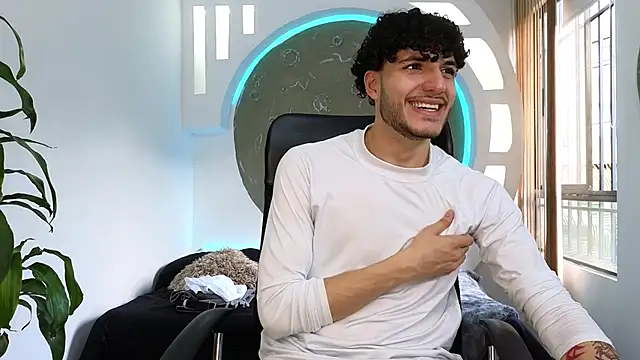 Snapshot of Rafael_Mendezz chatting on September 28, 2025, 8:47 pm Rafael Mendezz online show from September 28, 2025, 8:47 pm