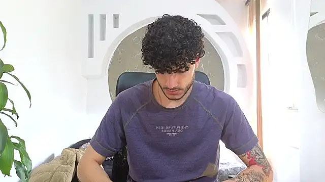 Snapshot of Rafael_Mendezz chatting on September 30, 2025, 8:25 pm Rafael Mendezz online show from September 30, 2025, 8:25 pm