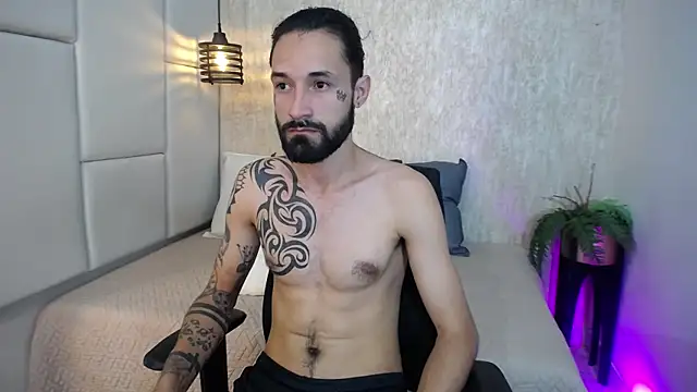 Snapshot of Hisoka_011 chatting on February 17, 2026, 7:42 pm Hisoka 011 online show from February 17, 2026, 7:42 pm