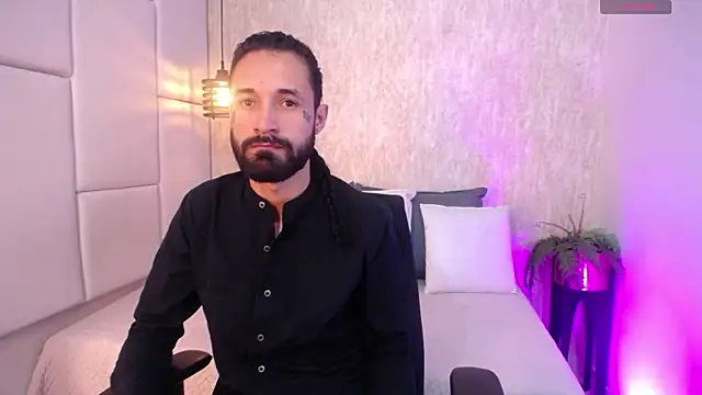 Snapshot of Hisoka_011 chatting on February 25, 2026, 7:45 pm Hisoka 011 online show from February 25, 2026, 7:45 pm