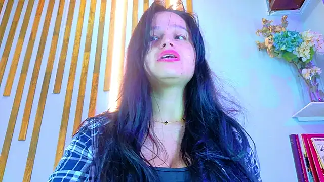 Jennifer Vega1 online show from October 5, 2025, 7:01 pm