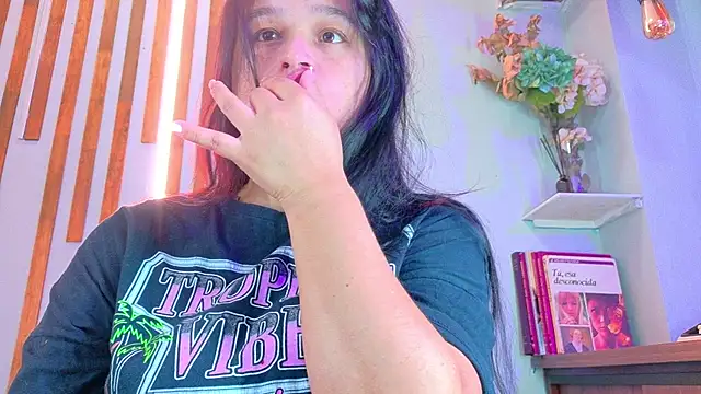 Jennifer Vega1 online show from October 13, 2025, 9:37 pm