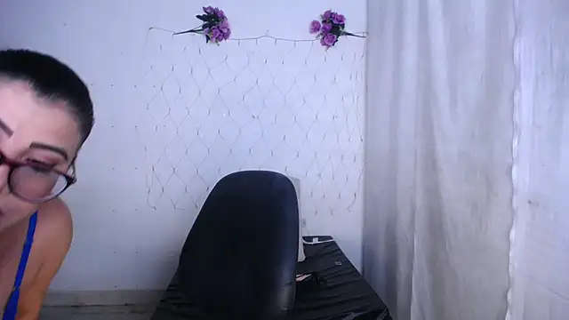 ValeriaHairy online show from February 2, 2026, 3:05 am