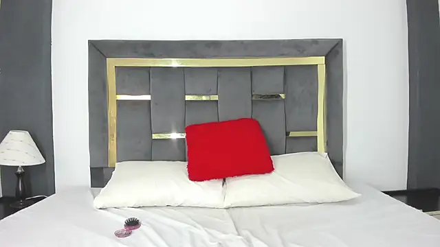 lapiz lazuli12 online show from September 27, 2025, 7:41 pm