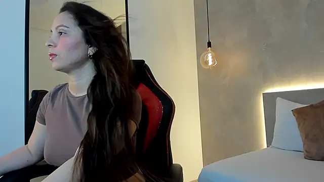 samantha 17  online show from October 5, 2025, 2:10 am