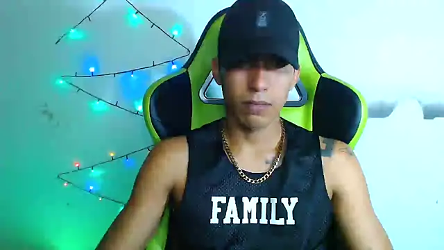 sensualduo online show from December 12, 2024, 1:10 am