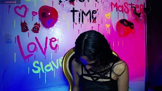 Sweettpleasure online show from October 15, 2025, 1:11 pm