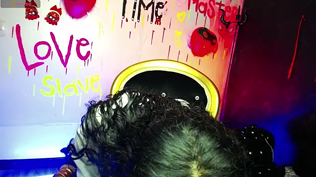 Sweettpleasure online show from October 22, 2025, 2:17 pm