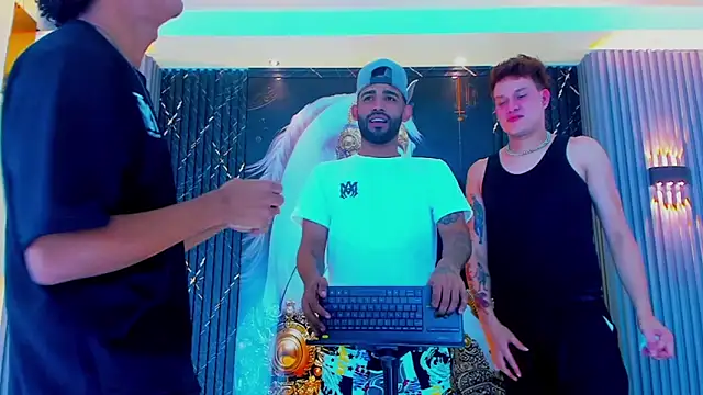 Extreme boys online show from September 27, 2025, 4:28 am
