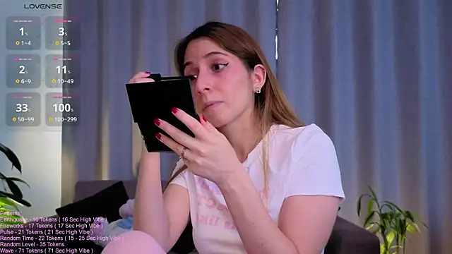 Snapshot of _LittleSammy chatting on February 6, 2026, 9:18 pm LittleSammy online show from February 6, 2026, 9:18 pm