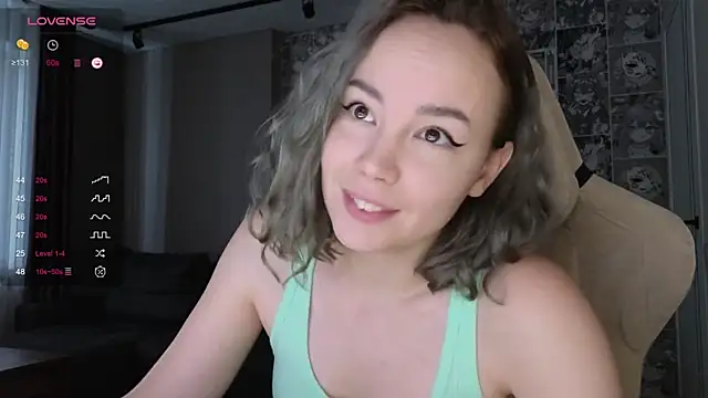 Snapshot of CutieGoose chatting on November 11, 2025, 8:47 am CutieGoose online show from November 11, 2025, 8:47 am