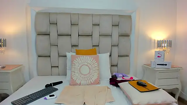 frehia dimou online show from September 28, 2025, 3:06 pm