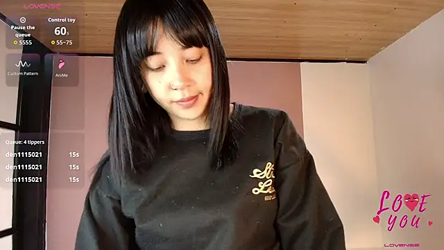 Hanna Lee   online show from March 31, 2026, 5:02 pm