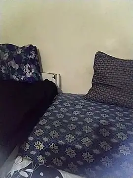 Snapshot of moroooooooo12 chatting on October 22, 2025, 7:13 pm moroooooooo12 online show from October 22, 2025, 7:13 pm