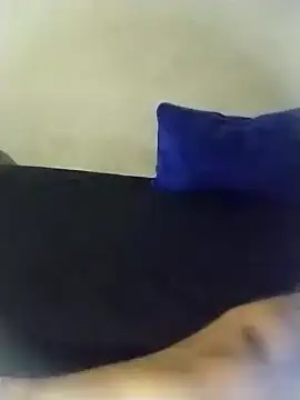 Snapshot of moroooooooo12 chatting on October 24, 2025, 8:11 am moroooooooo12 online show from October 24, 2025, 8:11 am