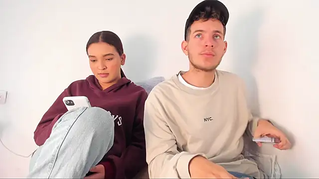 lara and danny online show from November 6, 2025, 3:02 pm