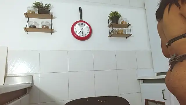 Snapshot of naomi_campbel_ chatting on October 29, 2025, 9:27 pm naomi campbel online show from October 29, 2025, 9:27 pm