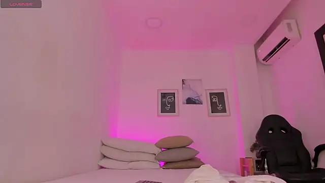 Anastasia lauren online show from October 18, 2025, 8:09 pm