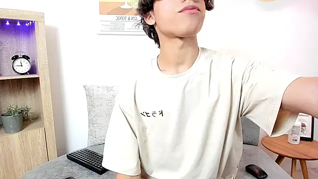 Snapshot of Honeymoon_sariel chatting on October 6, 2025, 7:55 pm Honeymoon sariel online show from October 6, 2025, 7:55 pm