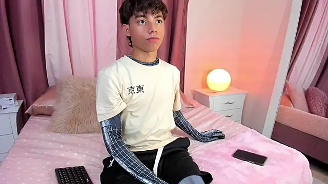 Snapshot of Honeymoon_sariel chatting on October 31, 2025, 7:59 pm Honeymoon sariel online show from October 31, 2025, 7:59 pm