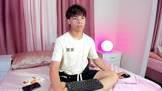 Snapshot of Honeymoon_sariel chatting on November 16, 2025, 7:52 pm Honeymoon sariel online show from November 16, 2025, 7:52 pm