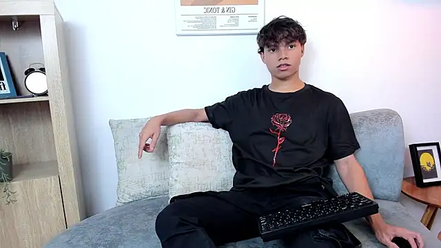 Snapshot of Honeymoon_sariel chatting on November 28, 2025, 8:33 pm Honeymoon sariel online show from November 28, 2025, 8:33 pm