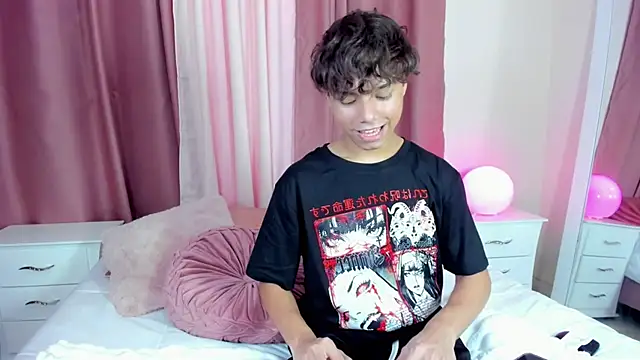 Snapshot of Honeymoon_sariel chatting on December 17, 2025, 7:53 pm Honeymoon sariel online show from December 17, 2025, 7:53 pm