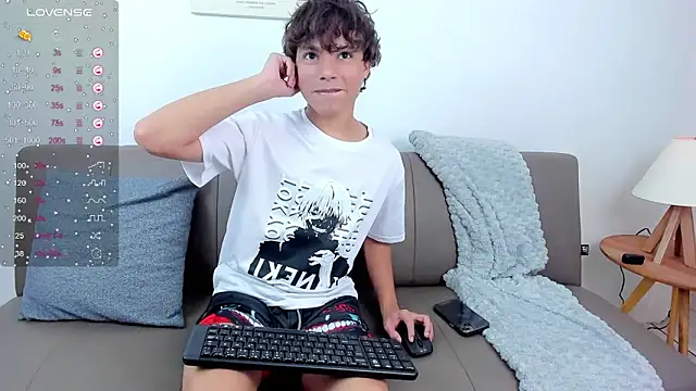 Snapshot of Honeymoon_sariel chatting on January 5, 2026, 5:27 pm Honeymoon sariel online show from January 5, 2026, 5:27 pm