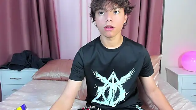 Snapshot of Honeymoon_sariel chatting on January 12, 2026, 8:14 pm Honeymoon sariel online show from January 12, 2026, 8:14 pm