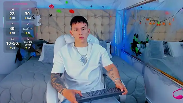 Thomas moon online show from October 26, 2025, 1:39 pm