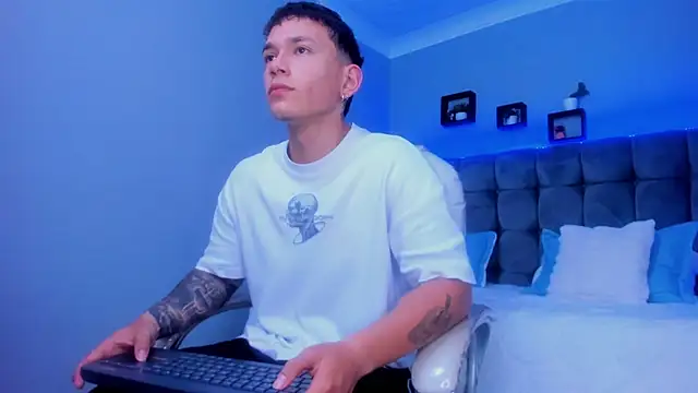 Thomas moon online show from December 2, 2025, 10:31 am