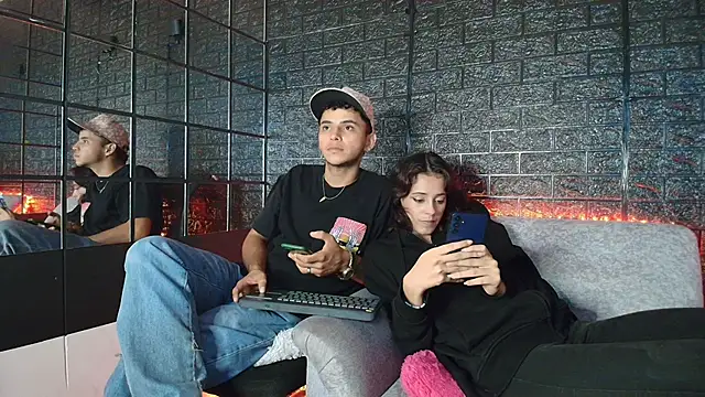 HellAndDante  online show from November 22, 2025, 12:20 am