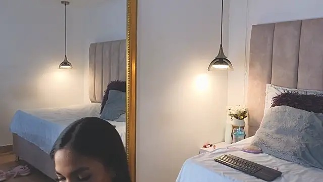 arianaa miller  online show from October 4, 2025, 7:56 pm