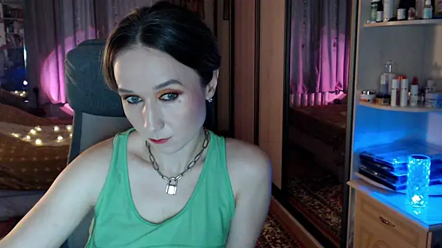 ClassyInna online show from November 27, 2025, 8:38 am