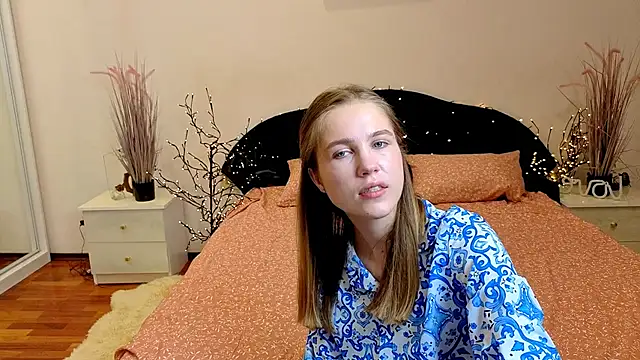 Spicy Lexi online show from June 18, 2026, 1:15 pm