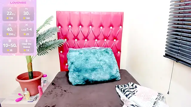 Strawberry Lips online show from November 8, 2025, 4:23 am