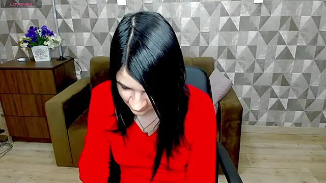 SilviaRosse online show from May 4, 2026, 11:28 am