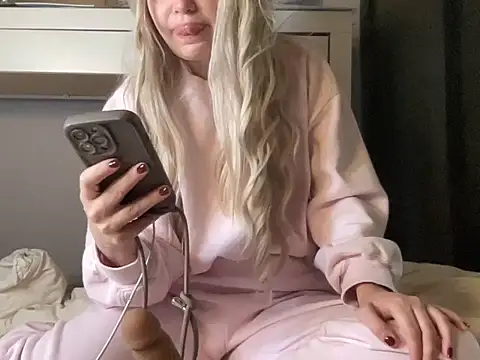 Wodkarella online show from October 9, 2025, 6:33 am