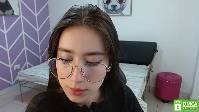 Adhara Kitten online show from October 5, 2025, 1:09 pm