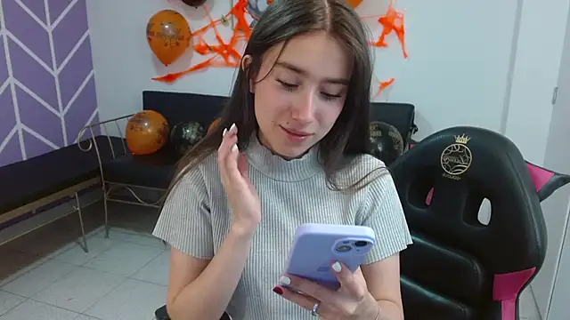 Adhara Kitten online show from October 20, 2025, 1:11 pm