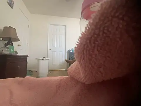 Prettyvsmonster online show from February 1, 2026, 7:56 pm