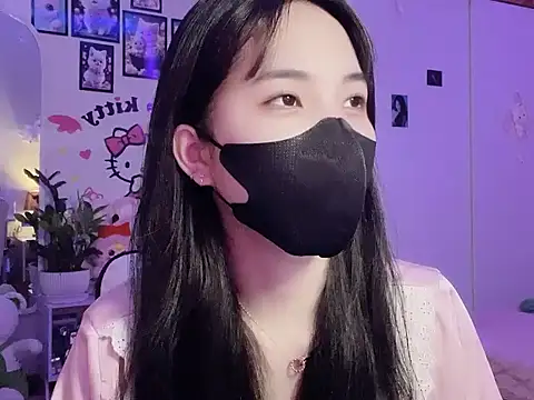 keelinnn19 online show from October 31, 2025, 11:33 am