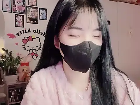 keelinnn19 online show from November 18, 2025, 8:46 pm